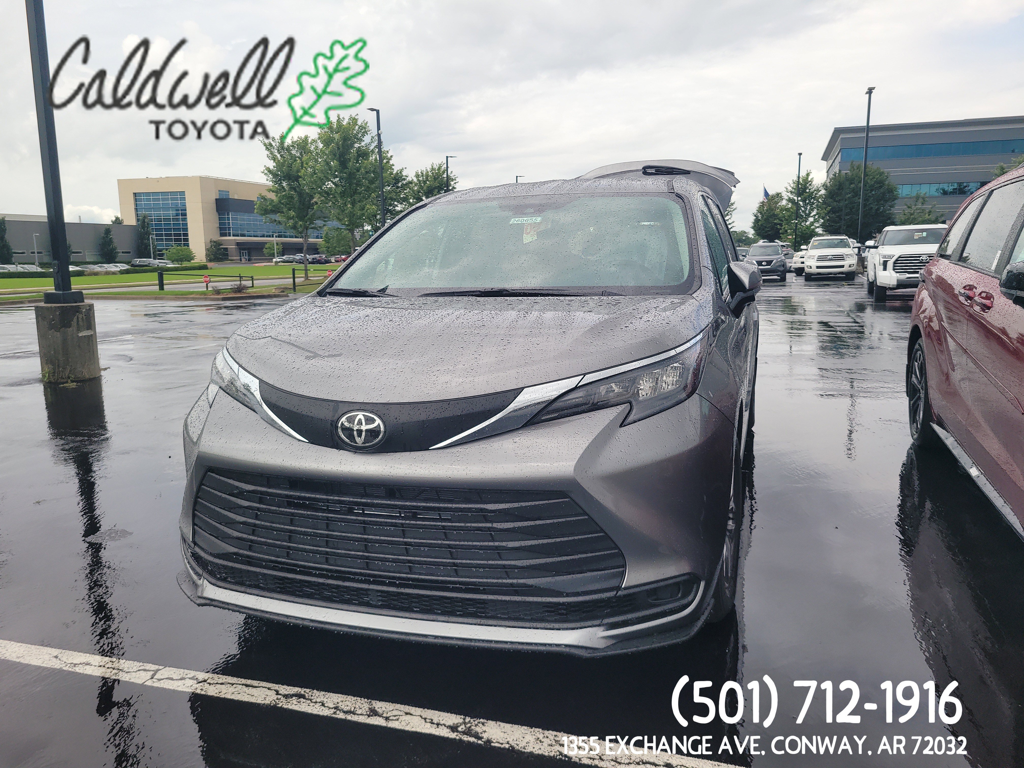 2026 Toyota Sienna LE 8-Passenger Hybrid FWD's photo