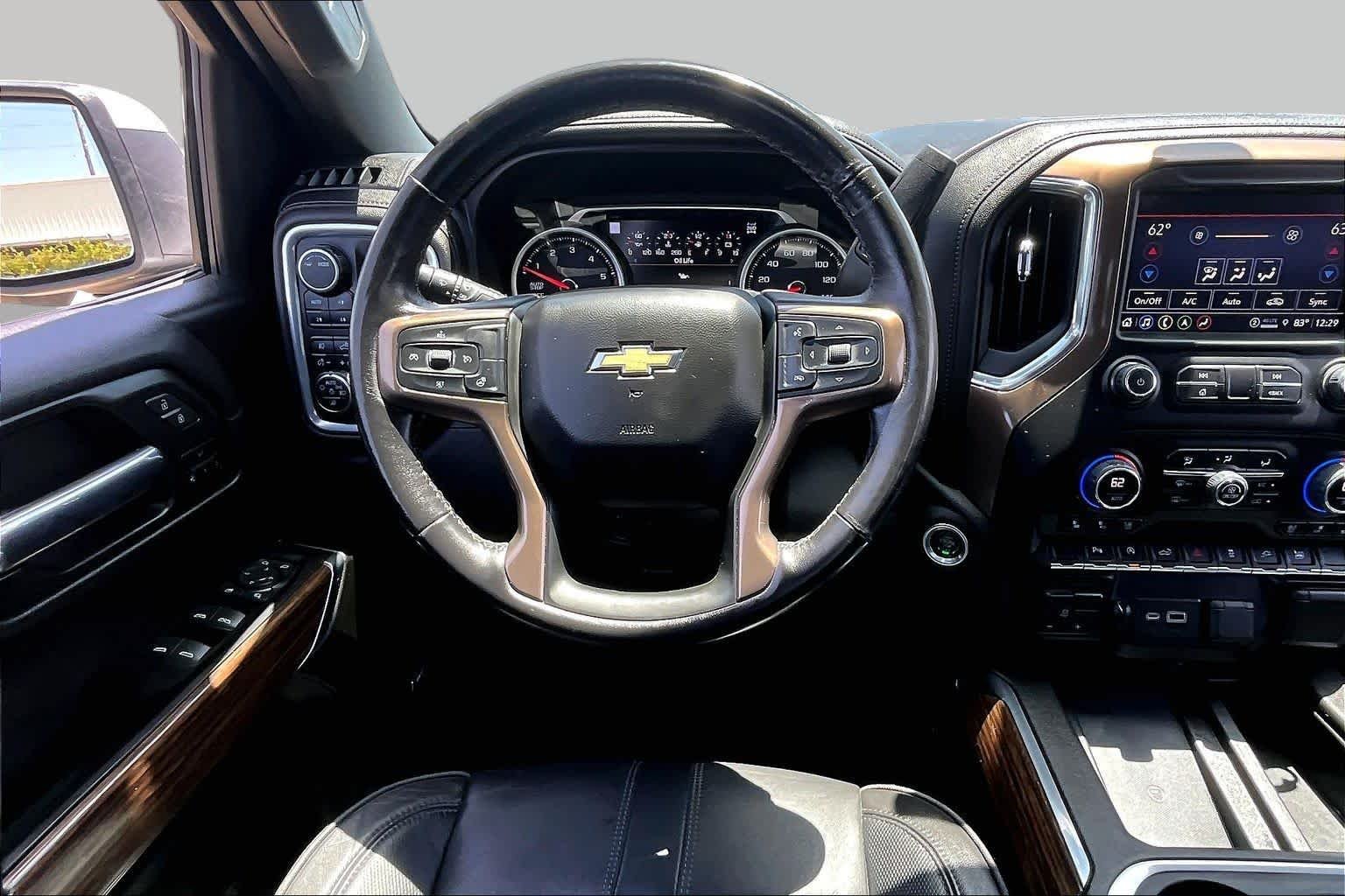Used 2022 Iridescent Pearl Tricoat Chevrolet High Country image 6