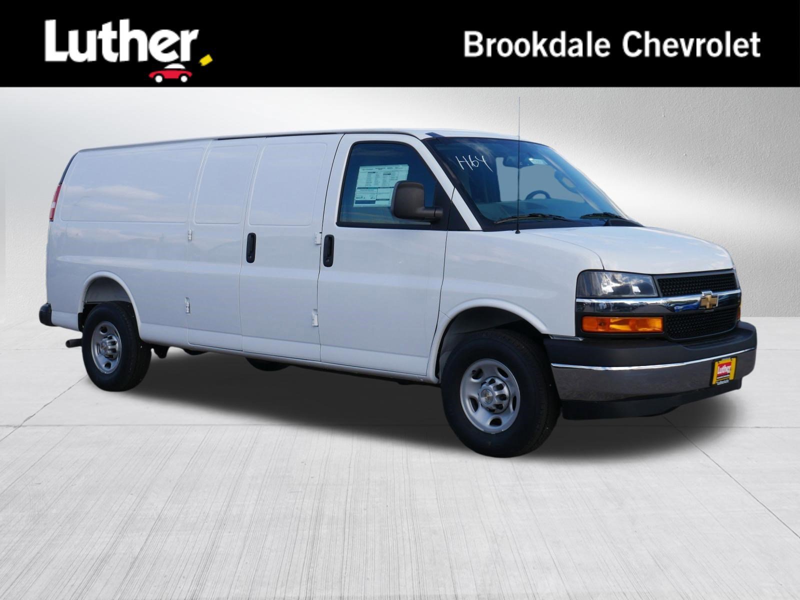2026 Chevrolet Express 3500 Extended Work Van's photo