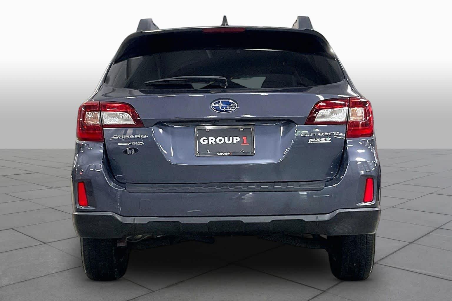 Used 2016 Carbide Gray Metallic Subaru 2.5i Premium image 5