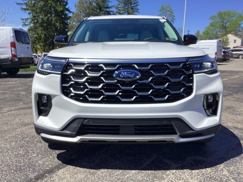 New 2026 White Ford Platinum image 2
