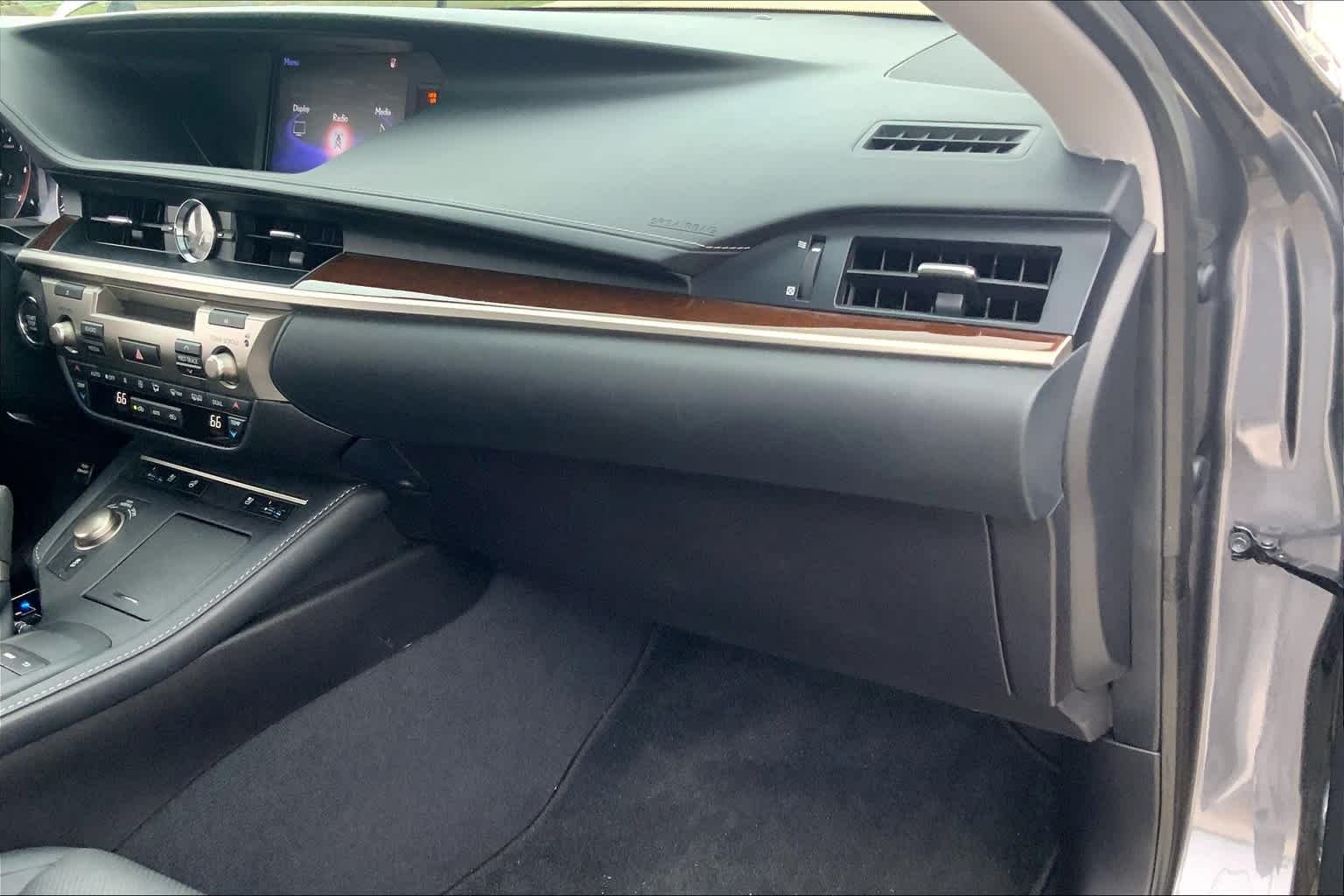 Used 2018 Nebula Gray Pearl Lexus  image 18
