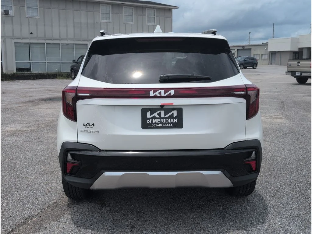 New 2026 Snow White Pearl Kia S image 4