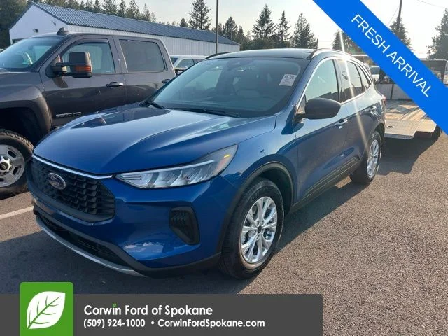 Used 2023 Atlas Blue Metallic Ford Active image 1
