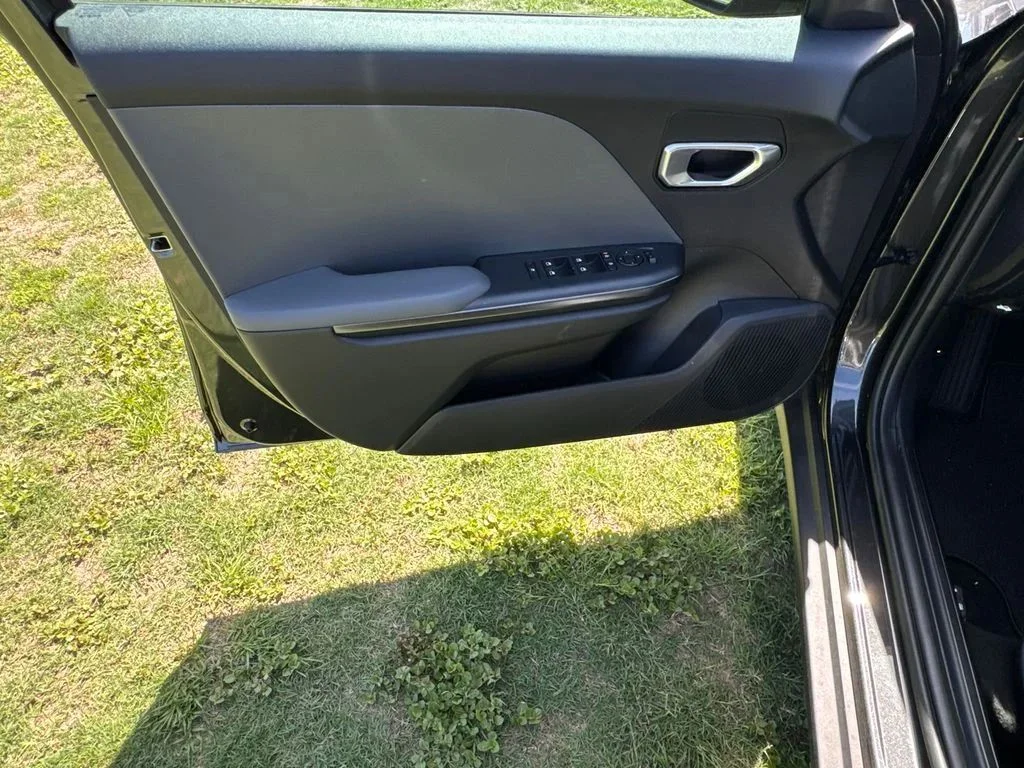 New 2026 Gray Kia LXS image 10
