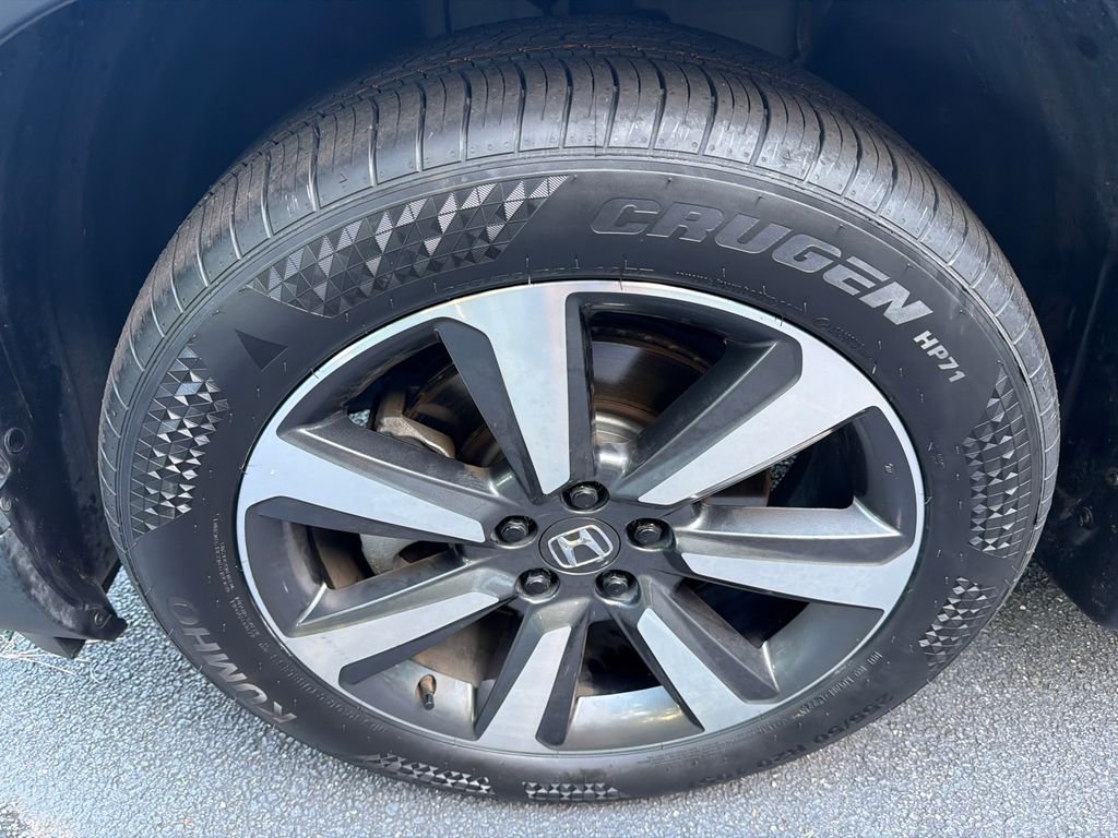 Used 2024 White Honda Touring image 11