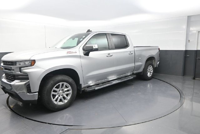 Used 2020 Silver Chevrolet LT image 3