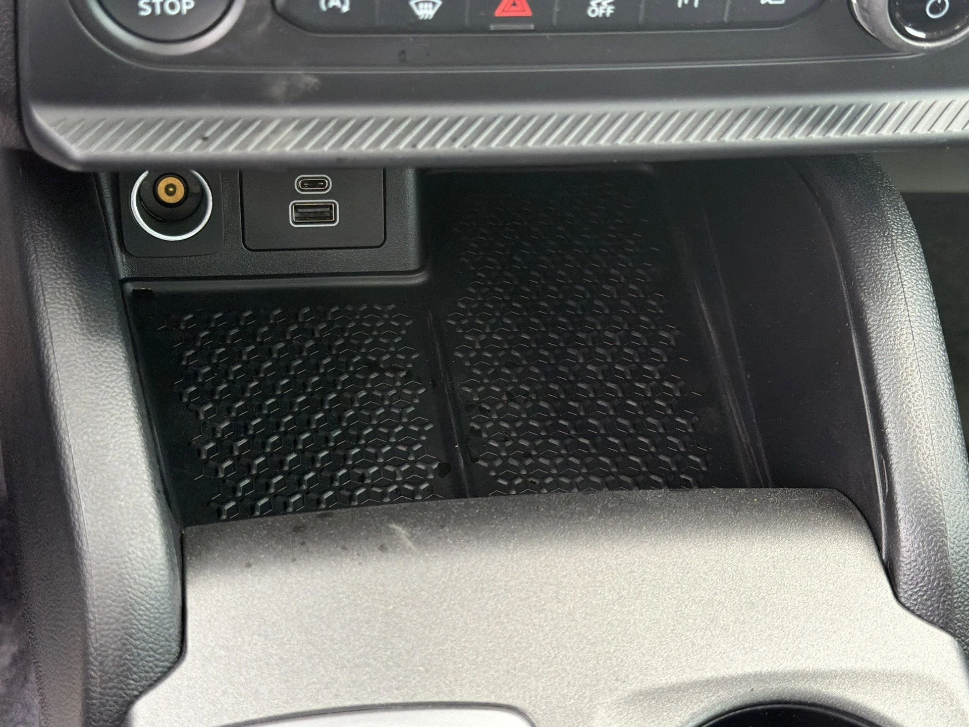 New 2026 Carbonized Gray Metallic Ford Outer Banks® image 13