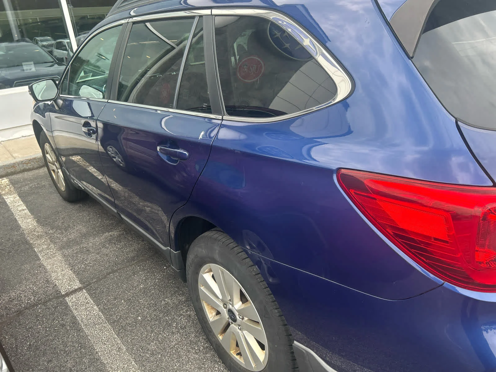 Used 2015 Lapis Blue Pearl Subaru 2.5i Premium image 2