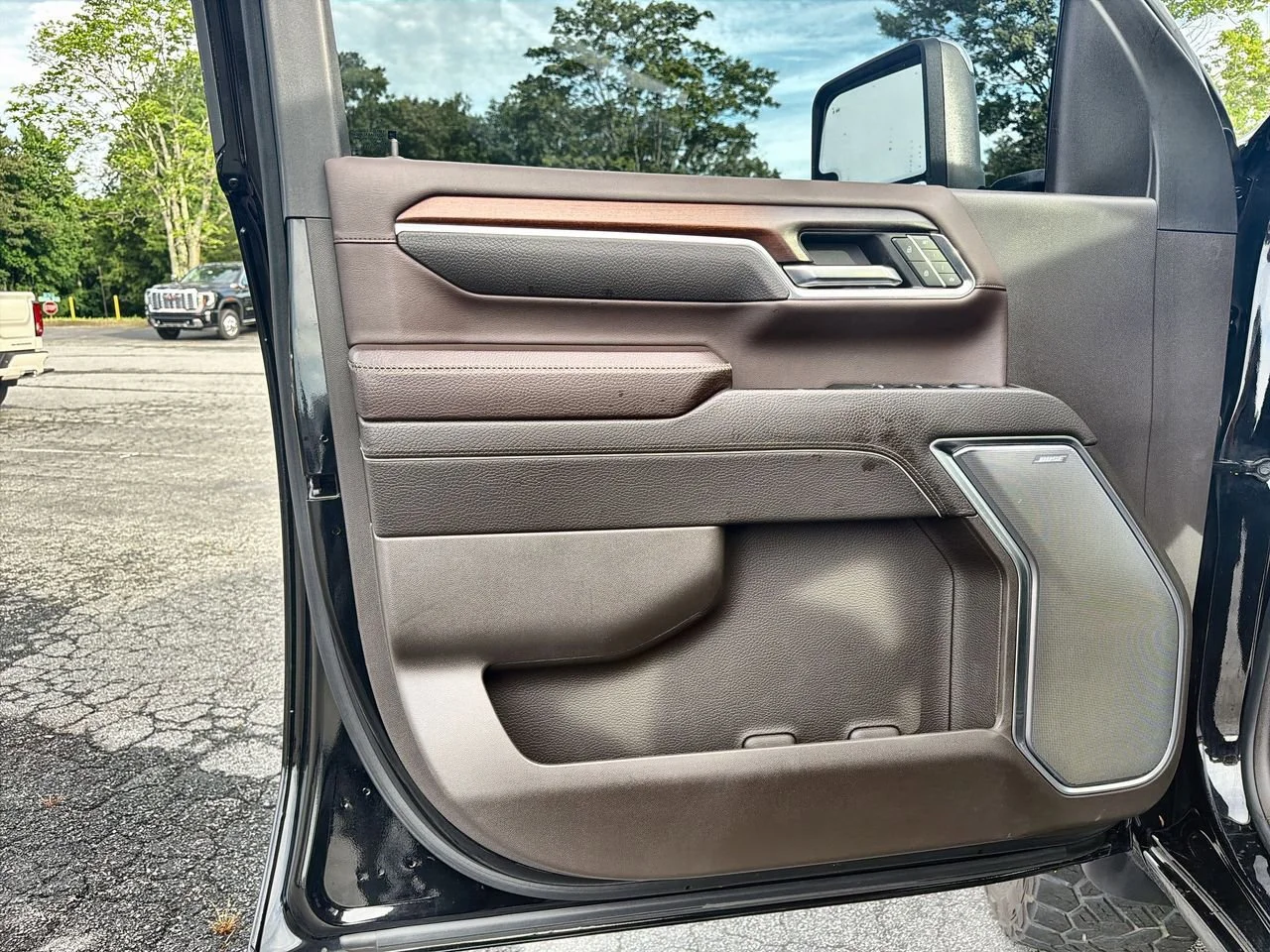 Used 2024 Onyx Black GMC Denali image 18