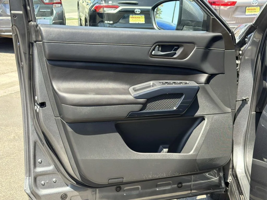 Used 2025 GUN METALLIC Nissan SV image 22