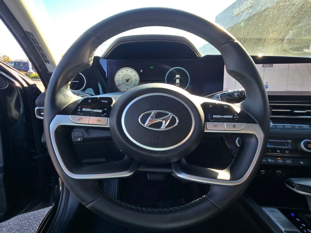 Used 2021 Black Hyundai Limited image 26