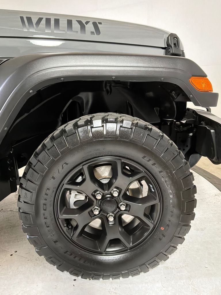 Certified Used 2022 Gray Jeep Unlimited Willys image 9