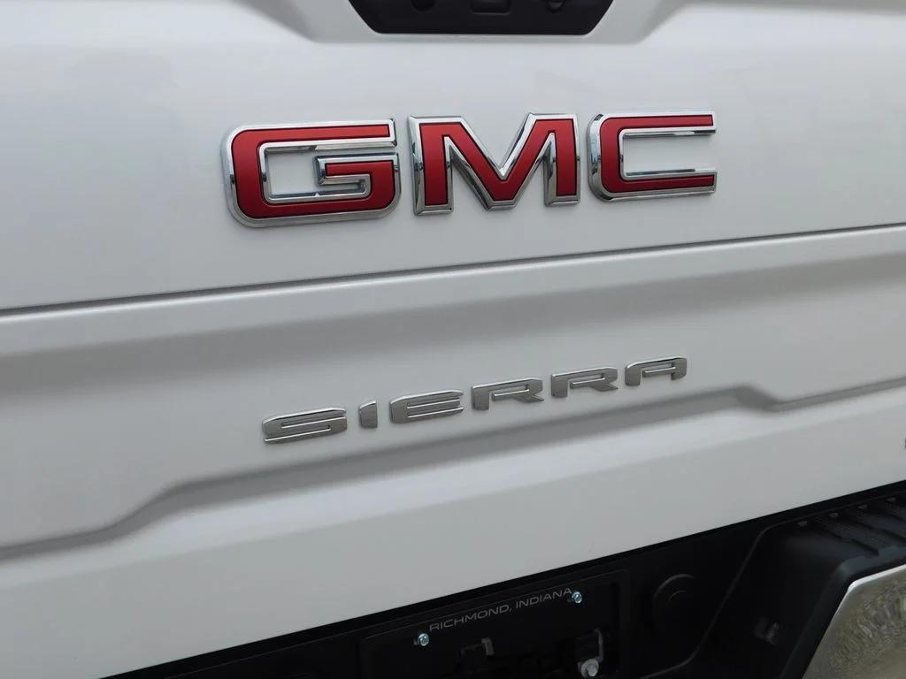 Used 2023 White GMC SLT image 42