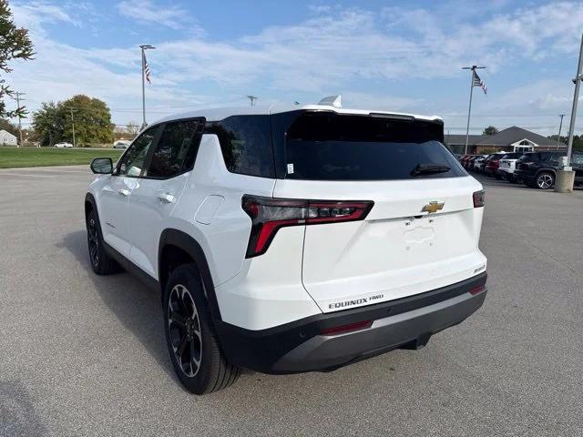New 2027 Summit White Chevrolet LT image 20