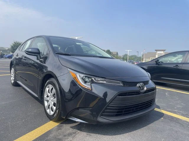 2025 Toyota Corolla LE - Photo 10
