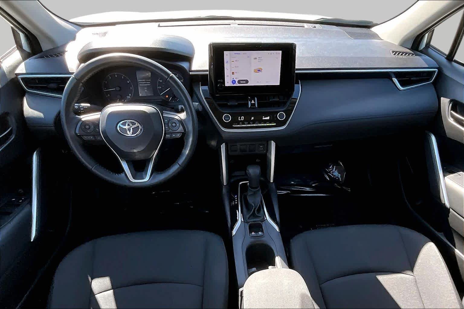Used 2024 Wind Chill Pearl Toyota LE image 14