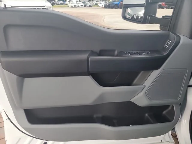 New 2026 Oxford White Ford XL image 17