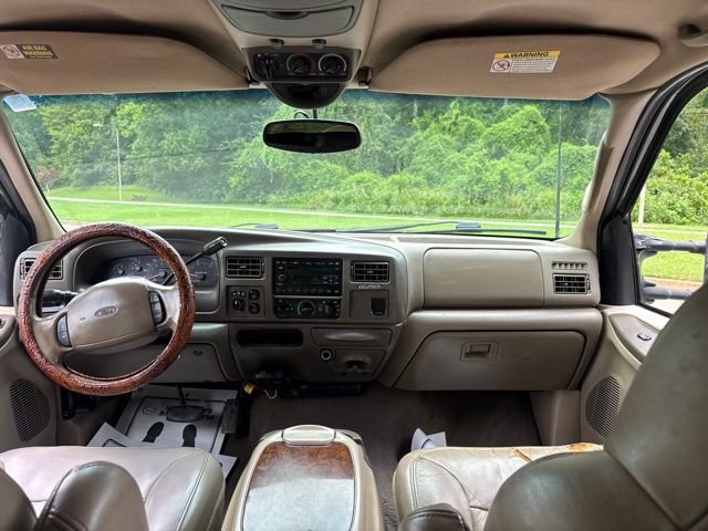 Used 2001 Green Ford Limited image 13