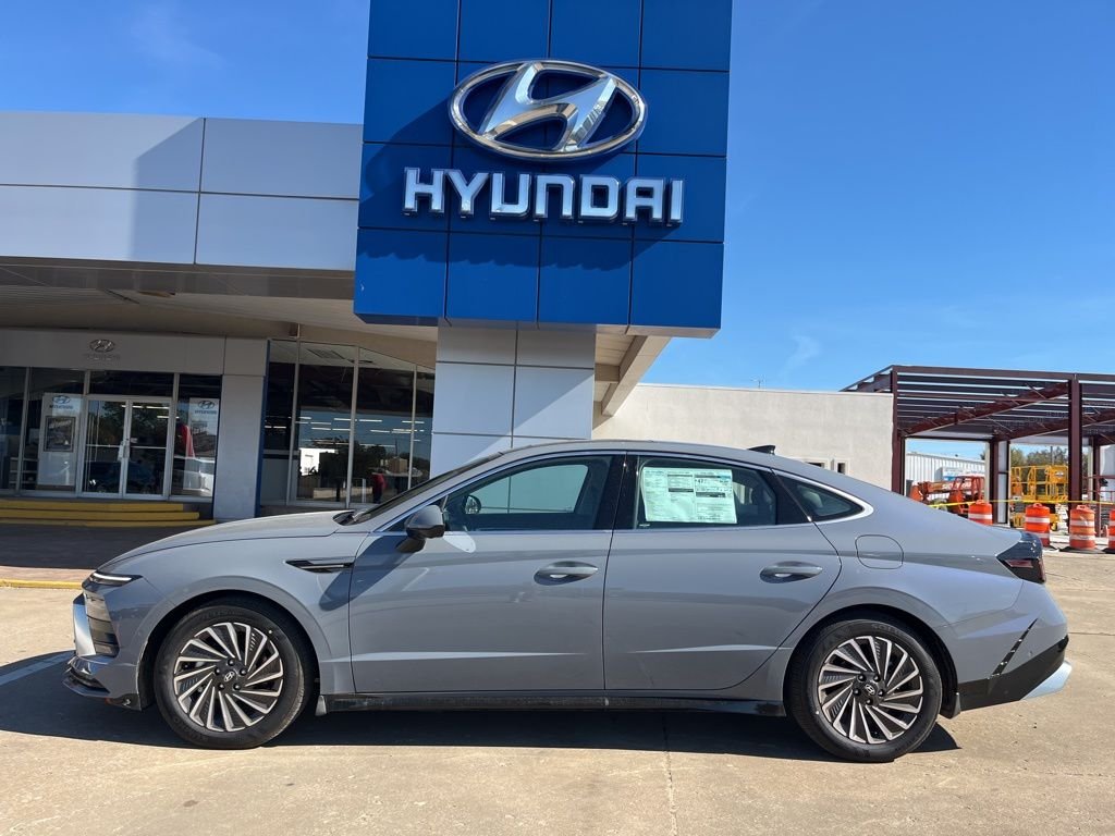2025 Hyundai Sonata Limited's photo