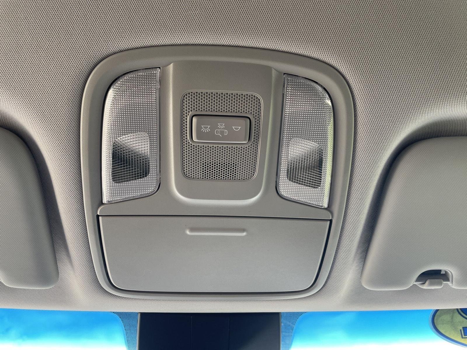 Used 2022 Snow White Pearl Kia LX image 3