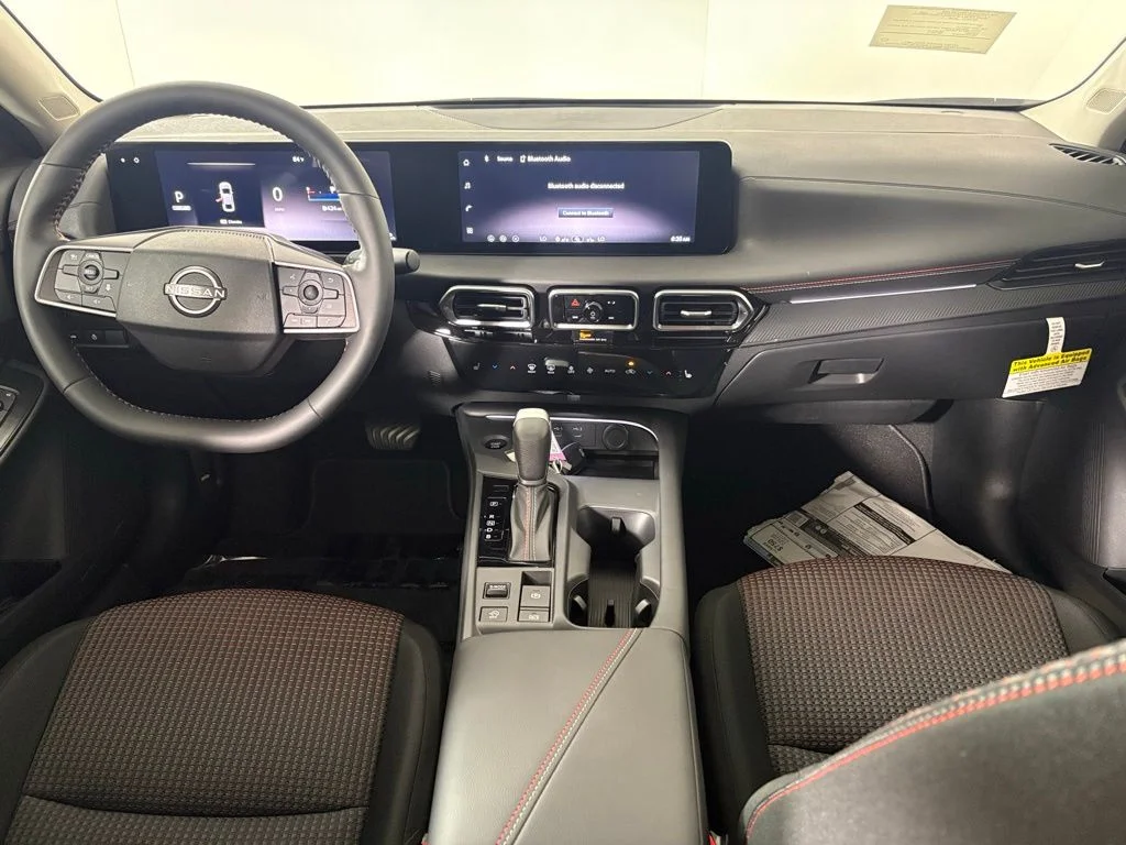 New 2026 Aspen White TriCoat / Super Black Two-tone Nissan SR image 39