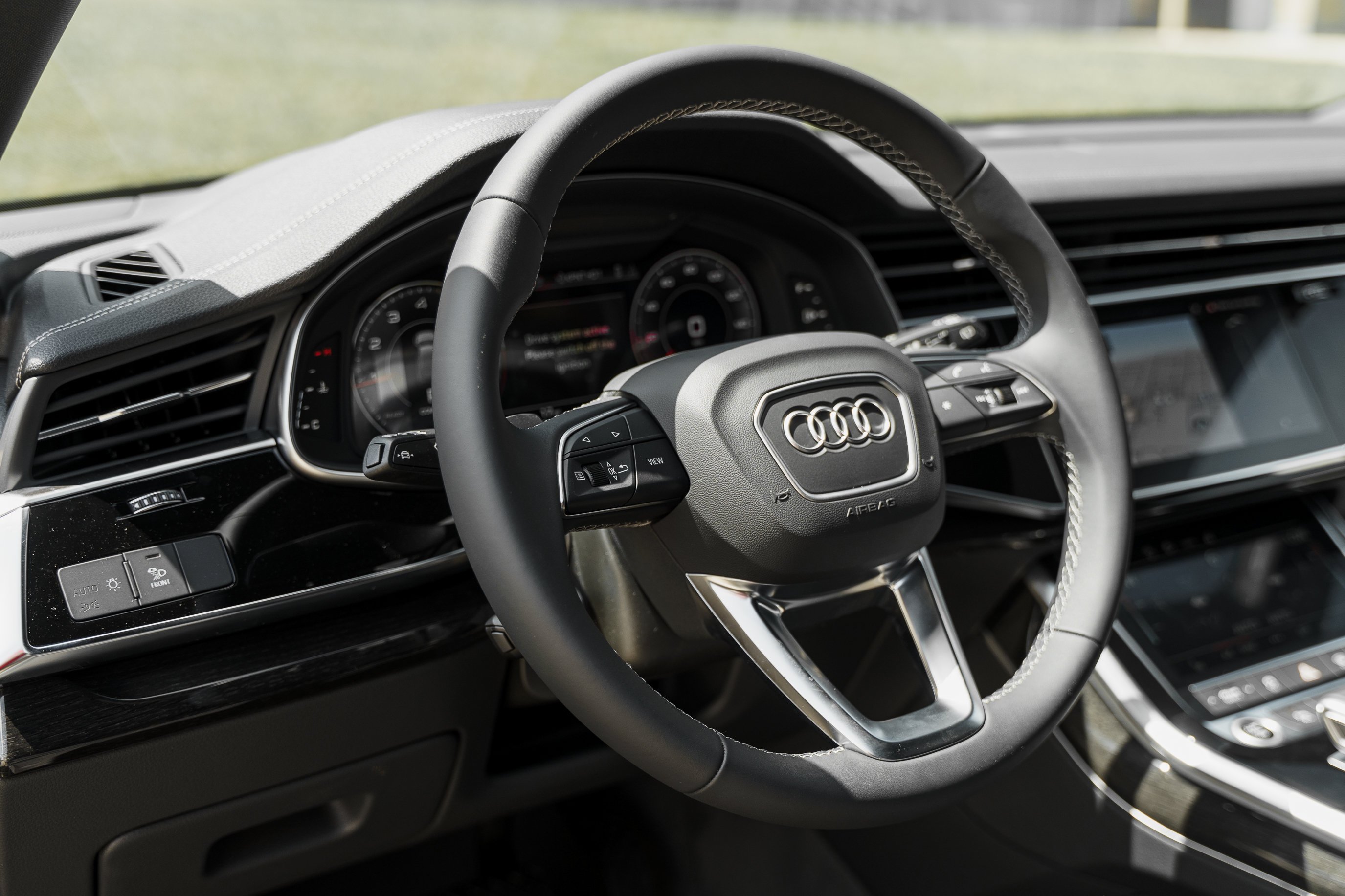 New 2026 MYTHOS BLACK Audi Premium image 10