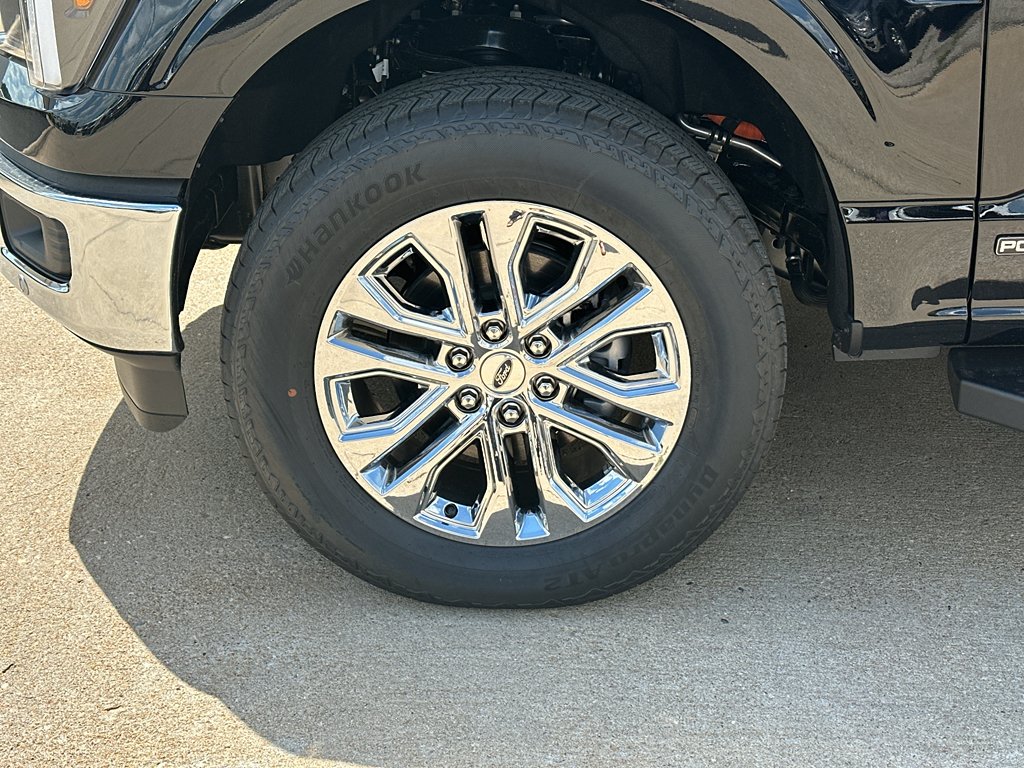 New 2026 Agate Black Metallic Ford Lariat® image 3