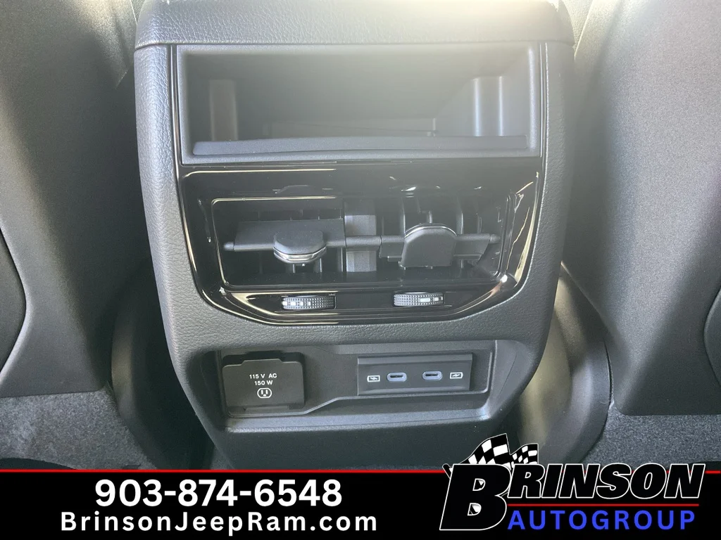 New 2027 Bright White Clear-Coat Paint Jeep Laredo Altitude image 9