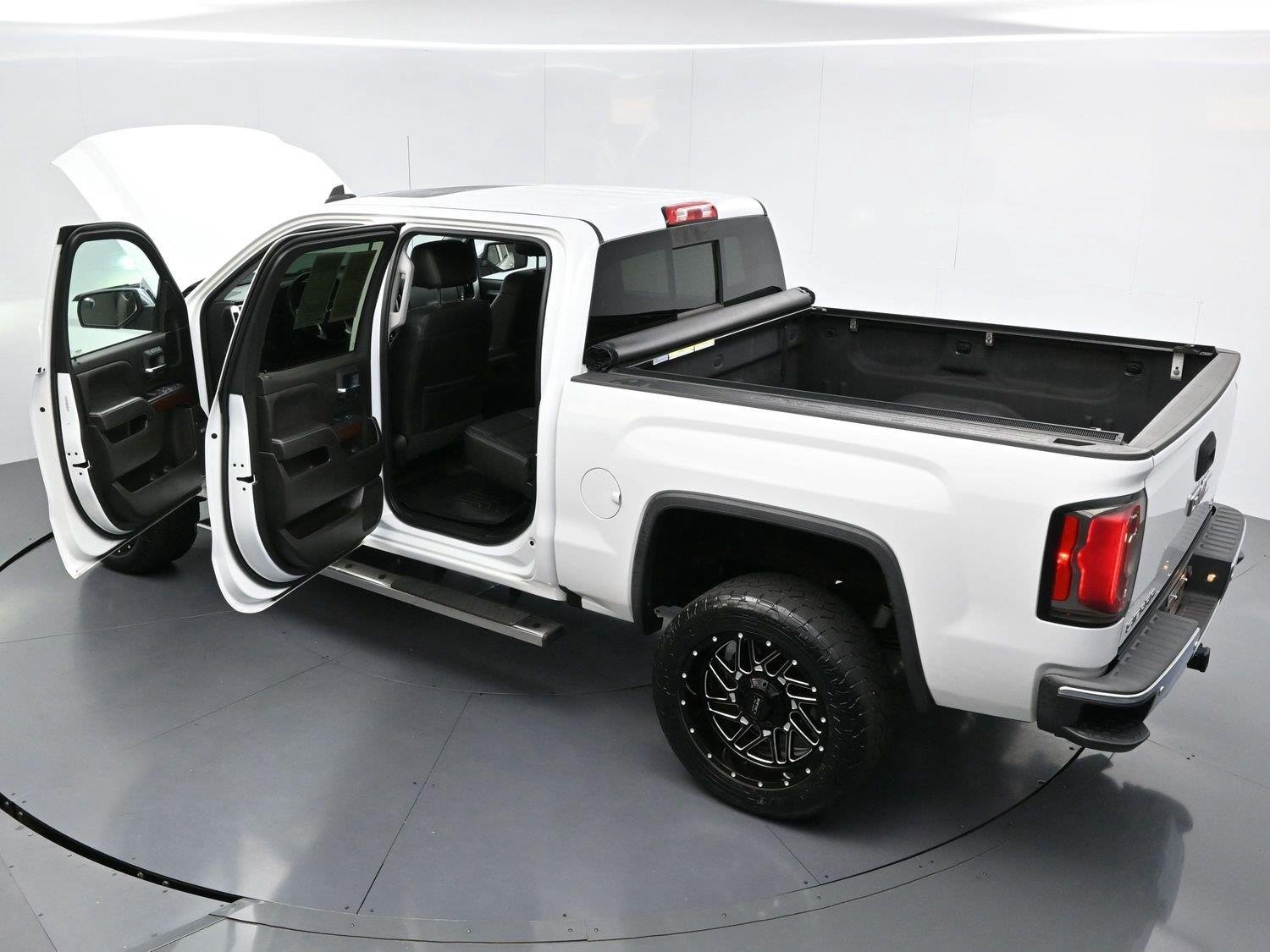 Used 2018 Summit White GMC SLT image 40