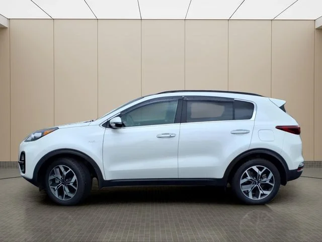 Used 2022 White Kia EX image 10