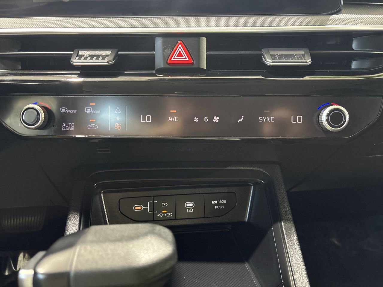 2025 Kia K5 LXS - Photo 19