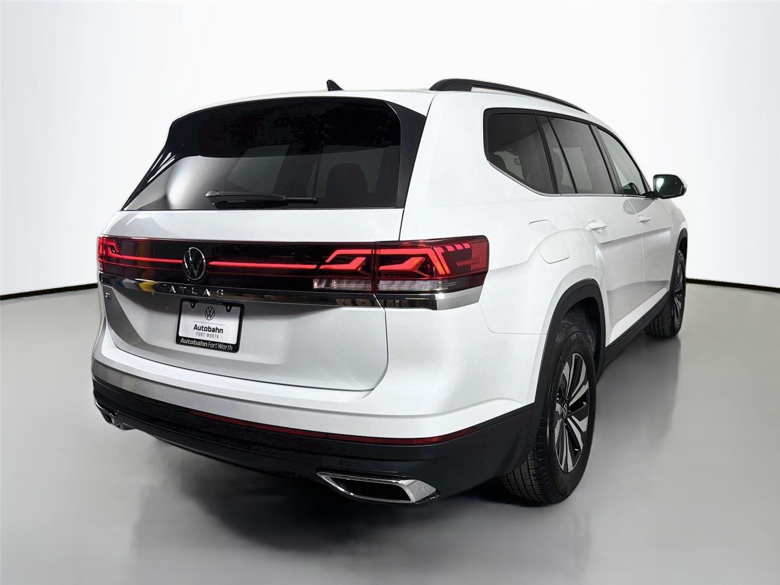 New 2026 opal white pearl Volkswagen 2.0T SE image 5