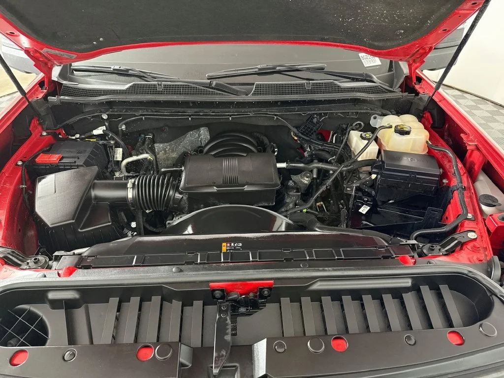 Used 2025 Red Chevrolet LT image 28