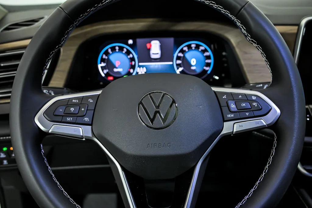 New 2026 Green Volkswagen 2.0T SE w/Technology image 11