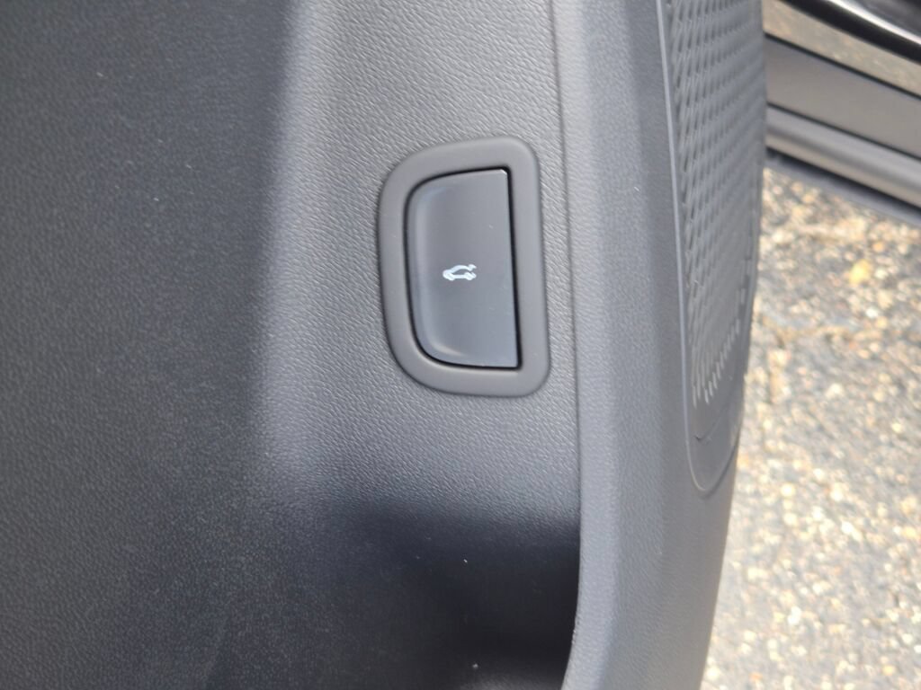 2026 Chevrolet Traverse LT - Photo 23