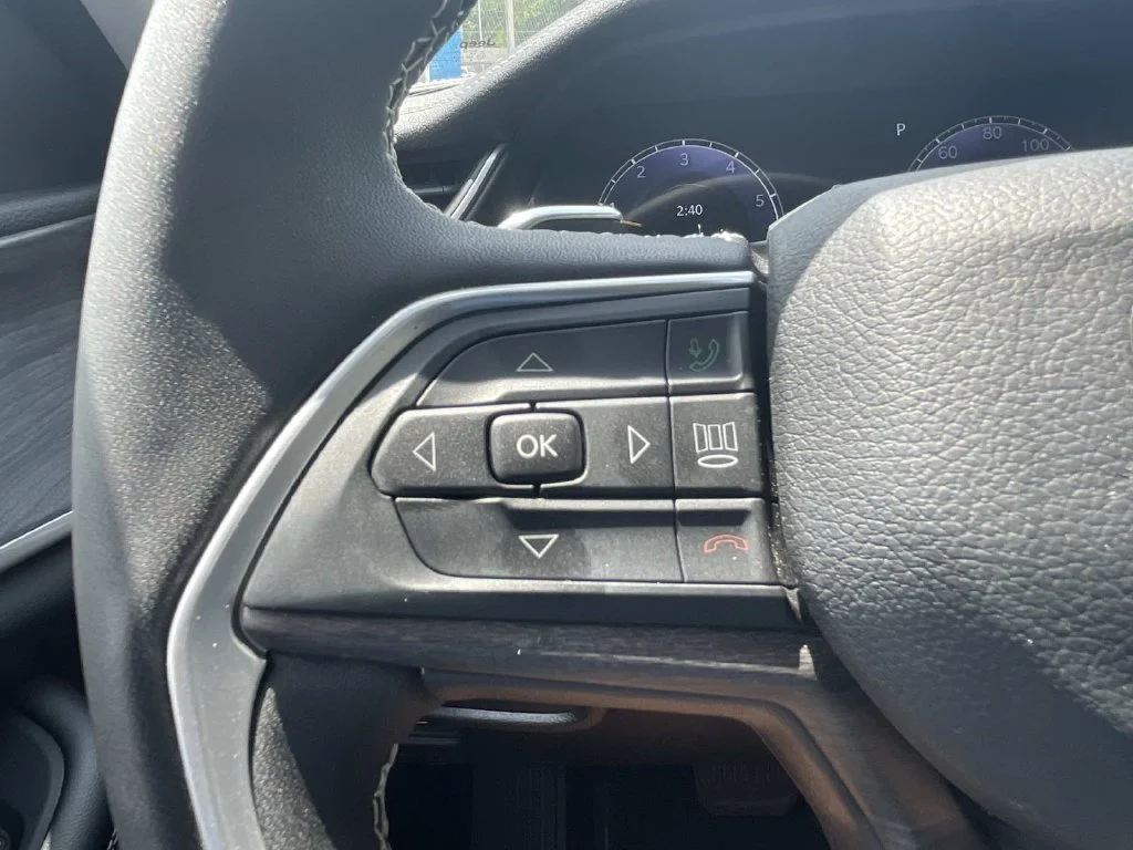 Used 2023 Gray Jeep Limited 4x2 image 24