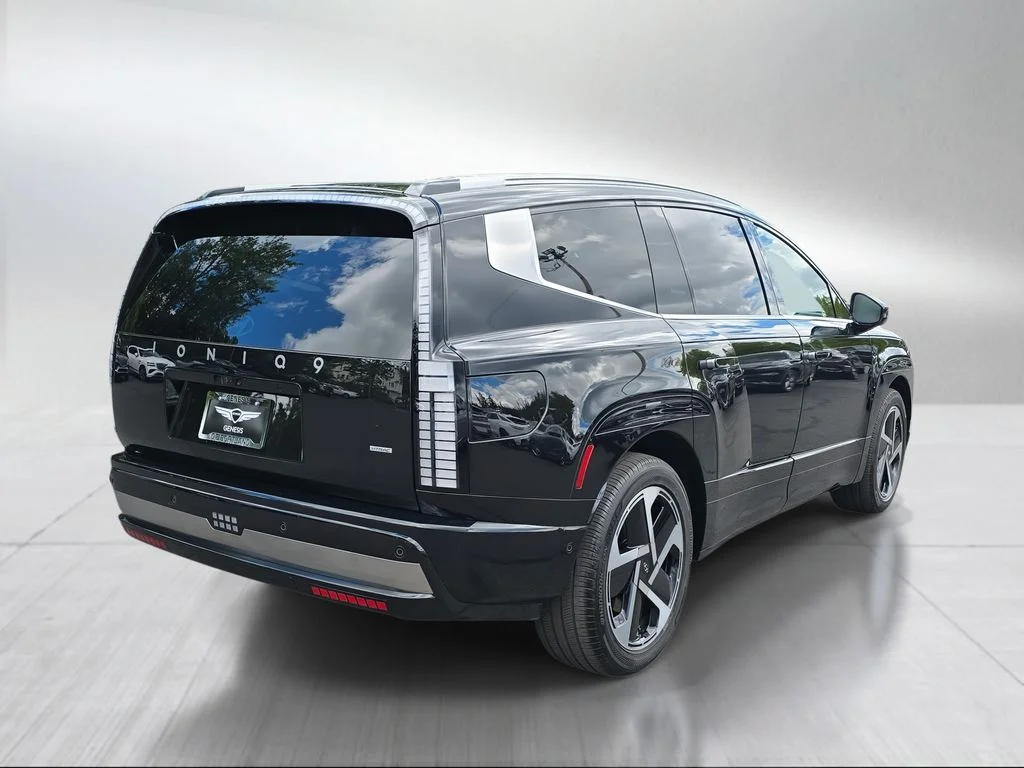 Used 2026 Abyss Black Hyundai Performance Calligraphy image 3