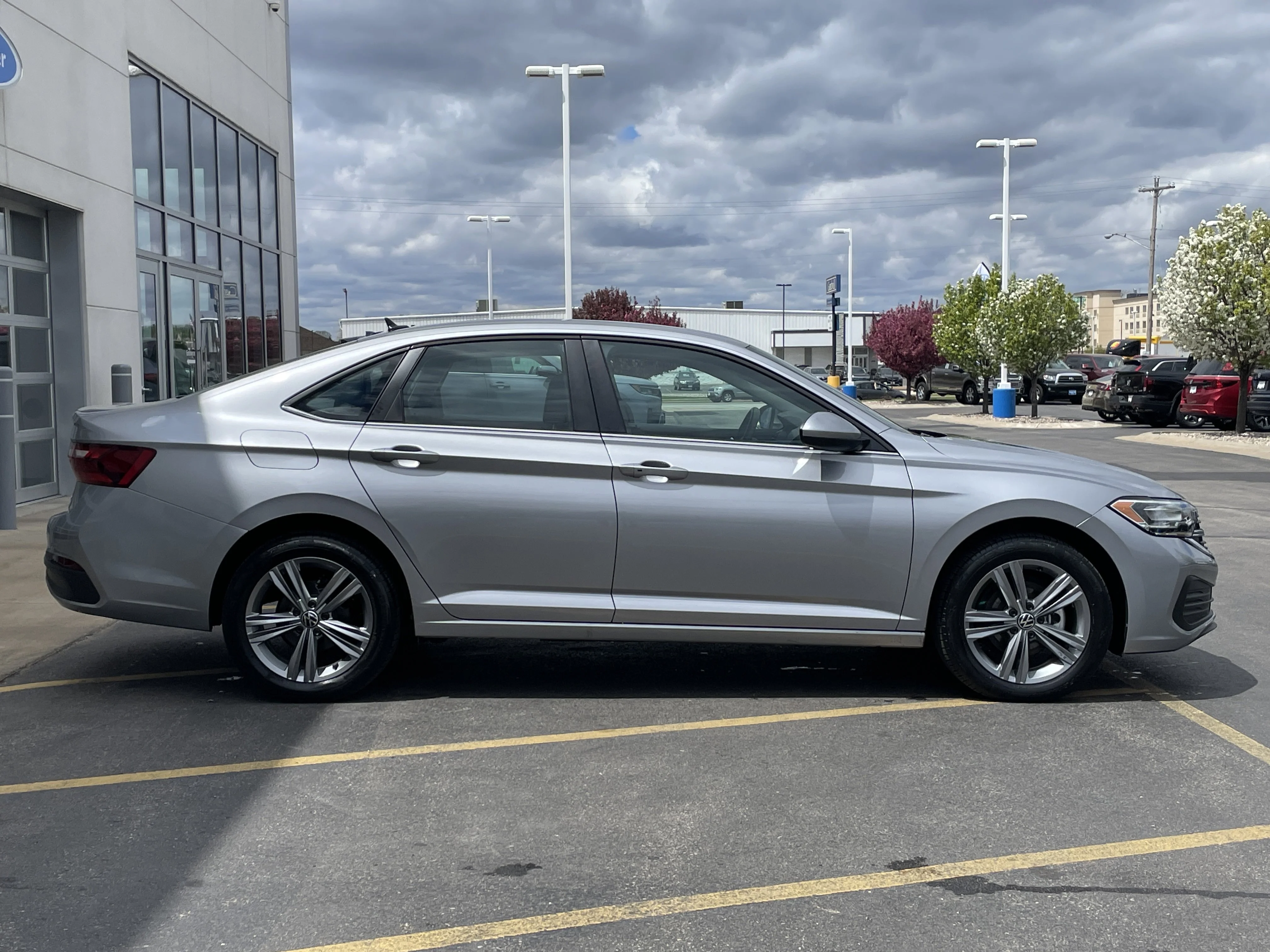 2024 Volkswagen Jetta SE - Photo 8