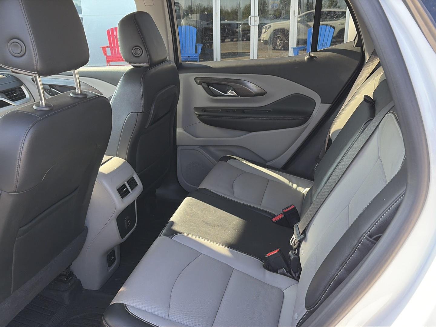 Used 2023  Gmc  image 6