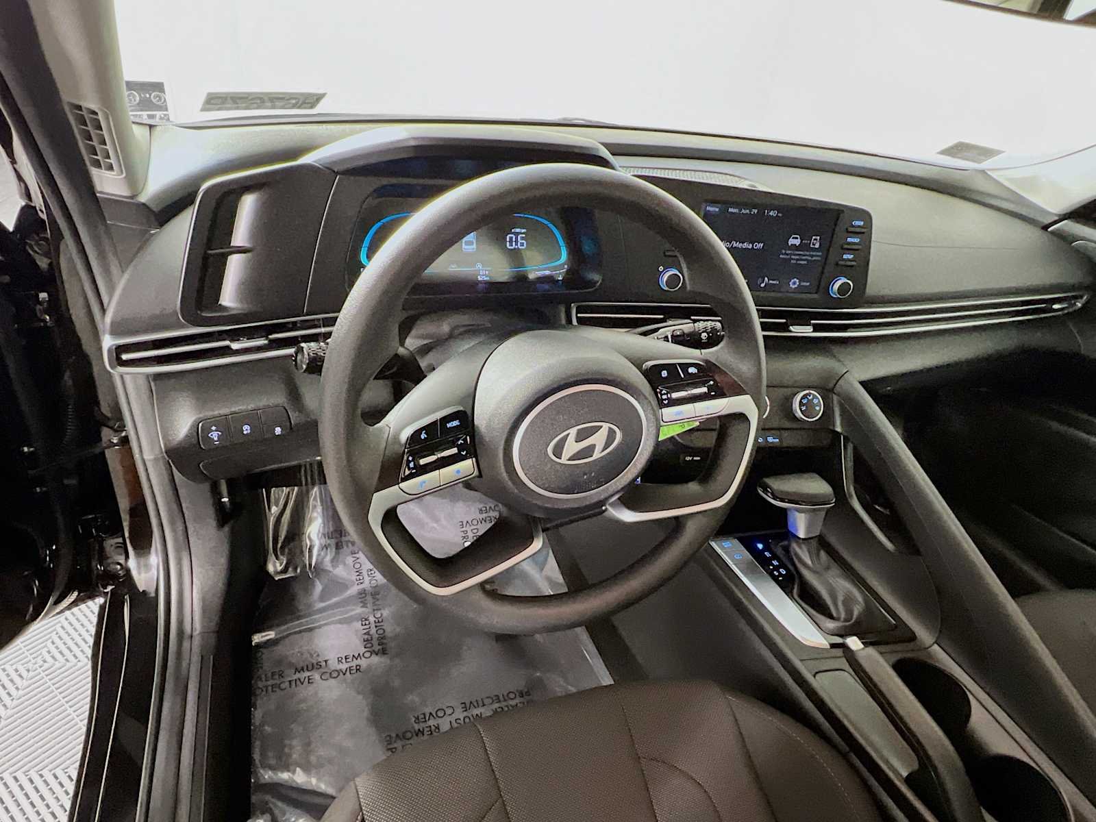 Certified Used 2025 Abyss Black Hyundai SE image 11