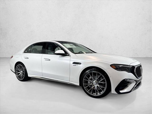 New 2026 MANUFAKTUR Moonlight White Magno Mercedes-Benz AMG® E 53 E image 32