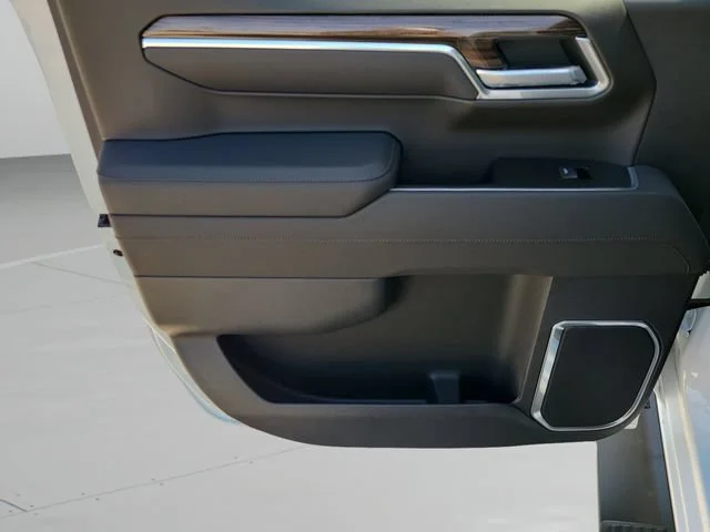 New 2026 Summit White Chevrolet LT image 15