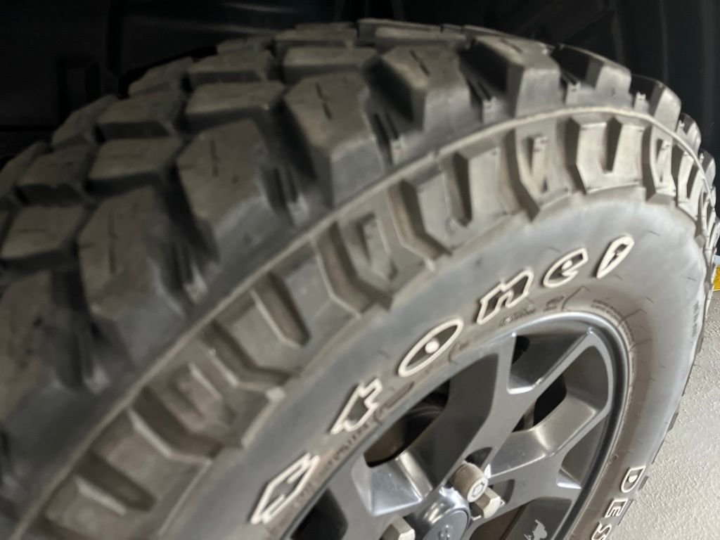 Used 2022 Crystal Metallic Jeep Willys image 13