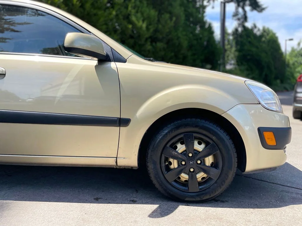 Used 2008 Cashmere / Beige Kia LX image 2