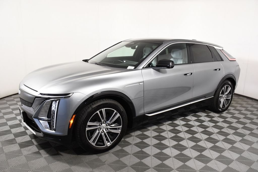 Used 2024 Cadillac LYRIQ Luxury 2 with VIN 1GYKPRRKXRZ116564 for sale in Richfield, Minnesota