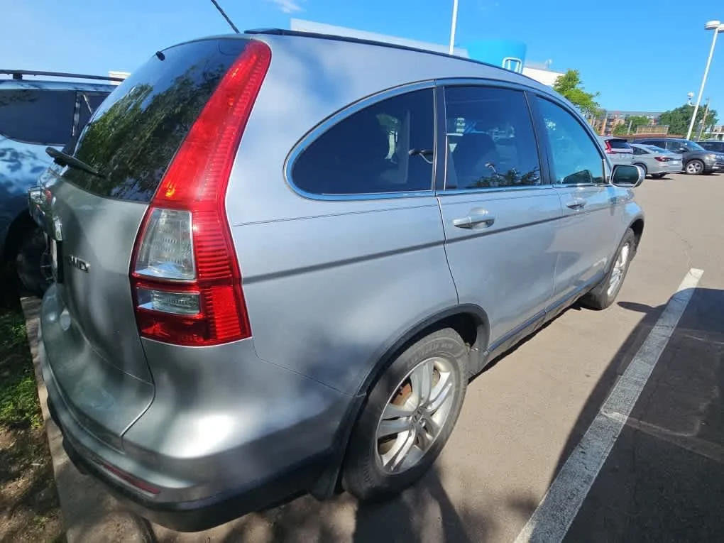 Used 2010 Alabaster Silver Metallic Honda EX-L image 4