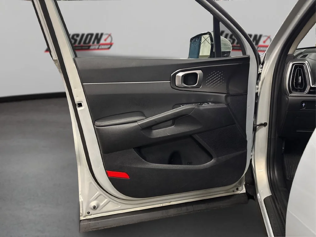Used 2026 White Kia S image 22