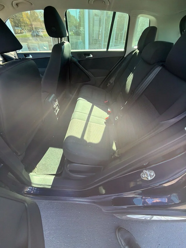 Used 2016  Volkswagen S image 7