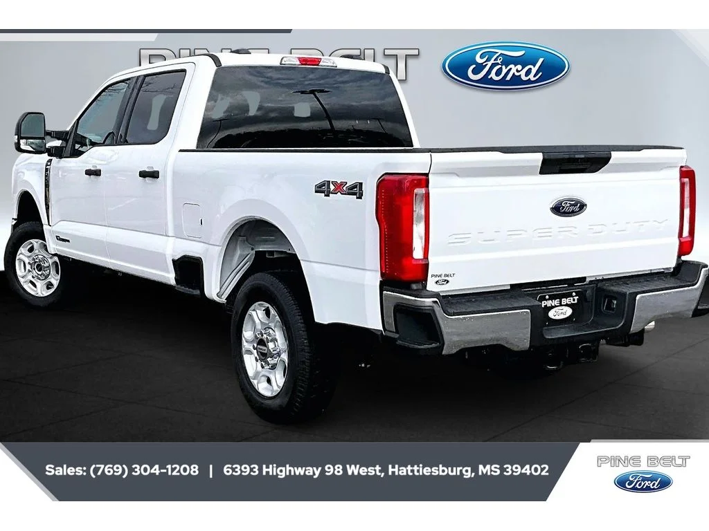 New 2026 Oxford White Ford F-250® XLT image 2